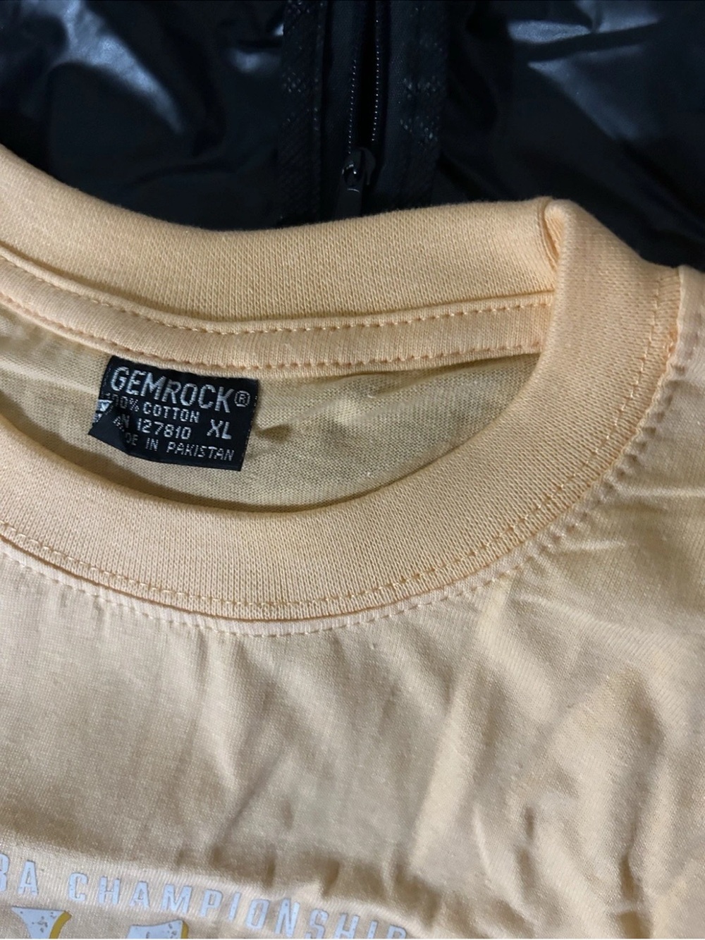 Gemrock Men’s XL Crewneck T-Shirt in Light Peach